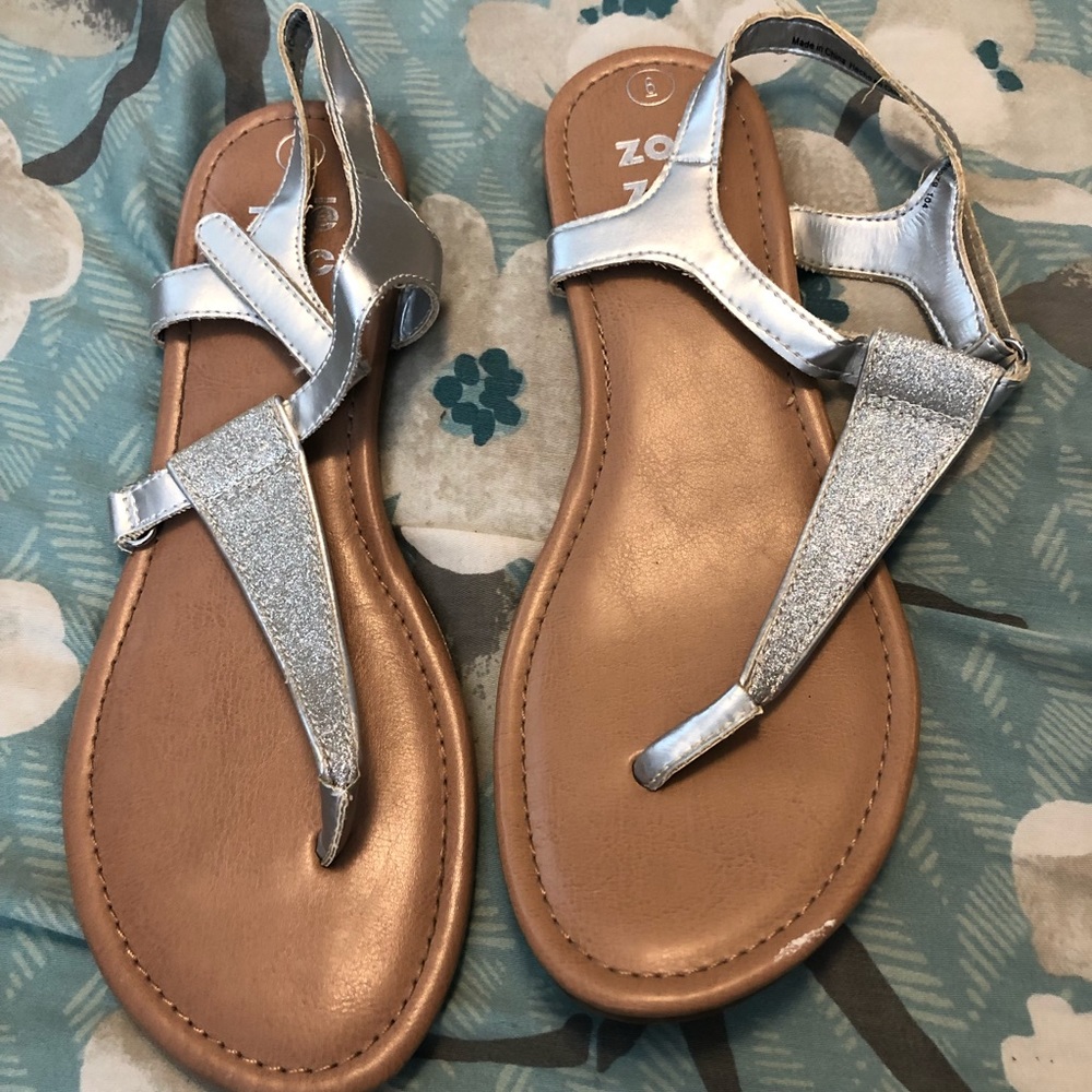 6 FOR $10 Zoe & zac glitter size 6 sandals